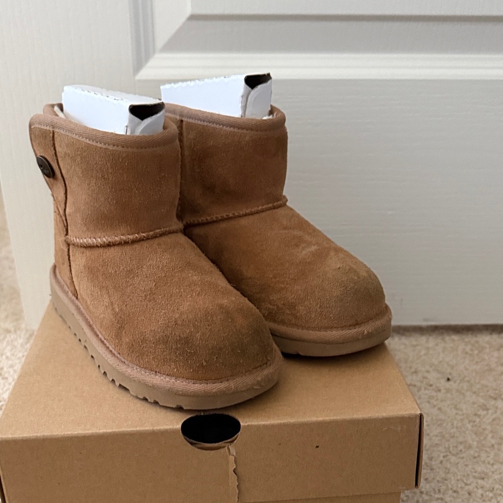 UGG Kids Boots in Tan